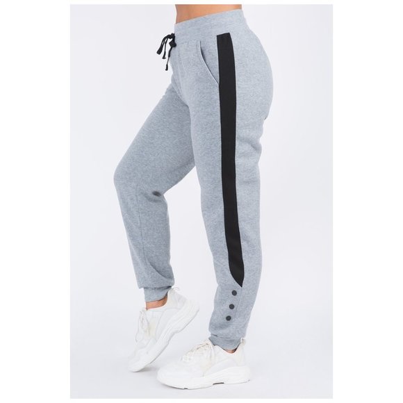 NWT-Women's Side Line Detail Fleece Jogger - Picture 1 of 6
